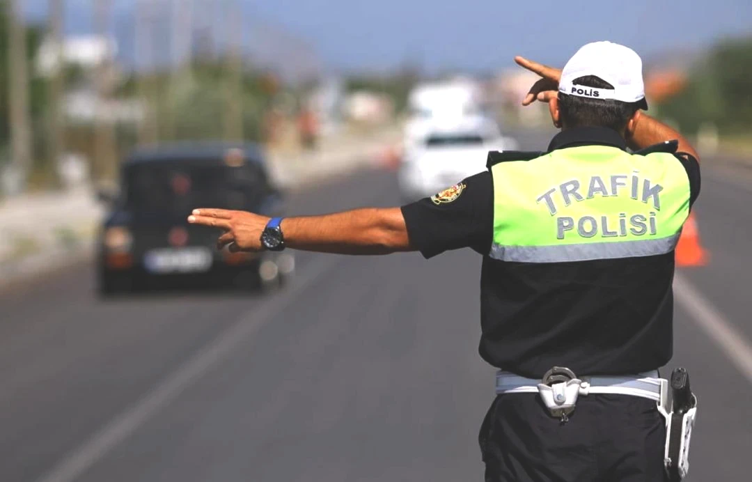 Trafik cezaları Meclis e geliyor! Para cezası, ehliyete el koyma, hapis... Sürücüler dikkat: Yepyeni bir dönem başlıyor 4