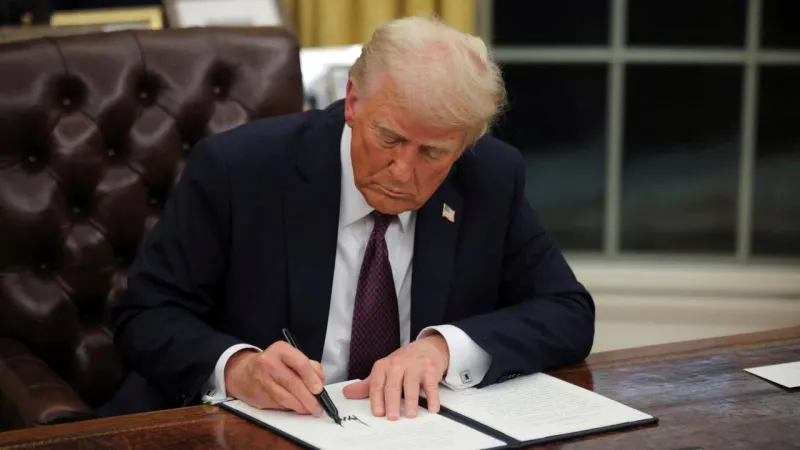 ABD'de, Trump'ın kamyon şoförlerine İngilizce şartı getiren kararnamesi yürürlüğe girdi