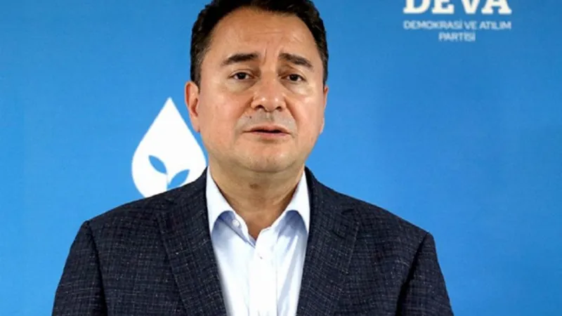 Ali Babacan: Sayın Erdoğan yavaş yavaş ülke yönetimini başkalarına devredeceği bir hazırlığı yapmalıdır