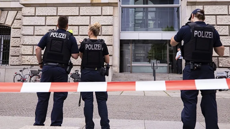 Hamburg'da Tren İstasyonunda Bıçaklı Saldırı! İşte İlk Detaylar