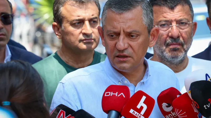 CHP Genel Başkanı Özgür Özel Manisa'da açıklamalarda bulundu