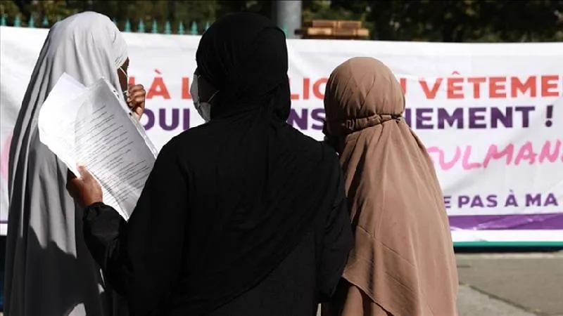 Fransız vekilden İslamofobinin başörtülü kadınlar üzerindeki etkisini araştıracak komisyon talebi