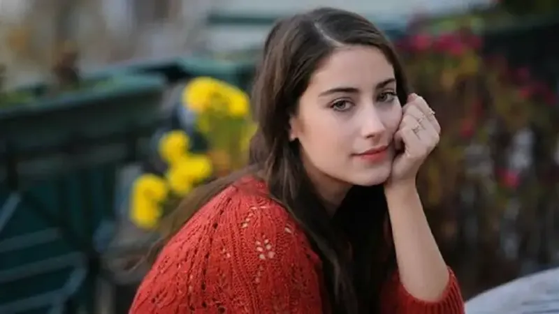Hazal Kaya Yasa Boğuldu: Çocukluk Arkadaşı Feci Şekilde Hayatını Kaybetti!