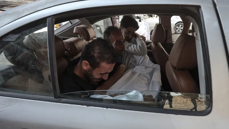 İsrail'den Gazze'ye Kanlı Saldırı: Yardım Bekleyenler Vuruldu!