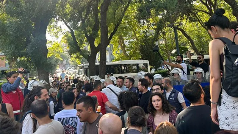 İstanbul Barosu'ndan Yoğurtçu Parkı'nda avukatların gözaltına alınmasına tepki: Avukatlar kamu yararının ve hukukun üstünlüğünün de savunucusudur