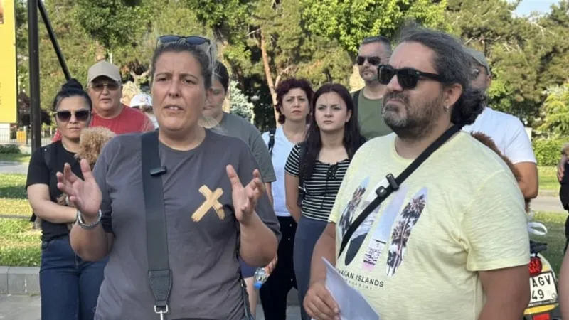 Köpeklerini hayvan oteline bıraktılar, yolda cansız bedenini buldular!