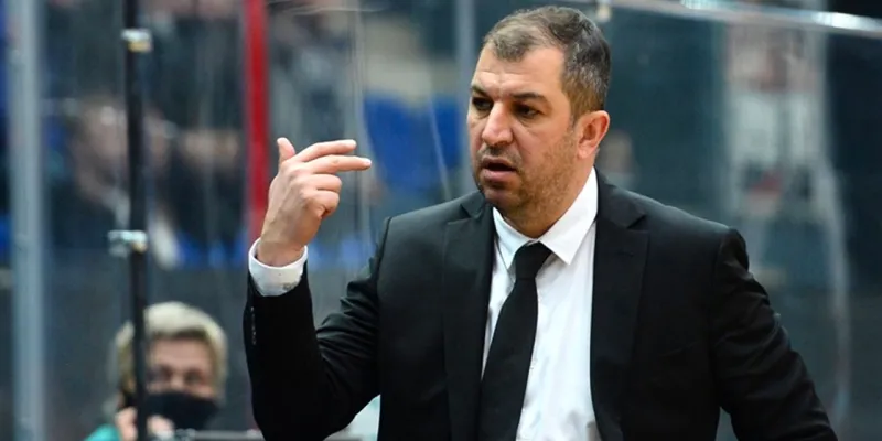 Lig biter bitmez hocayı yolladılar