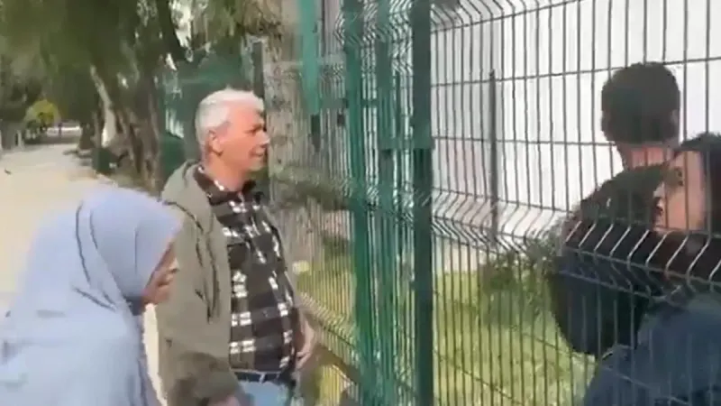 AK Parti'den KKTC'deki başörtüsü engeline sert tepki: "Fanatiklerin eğitim hakkını engellemesi açık bir faşizmdir"