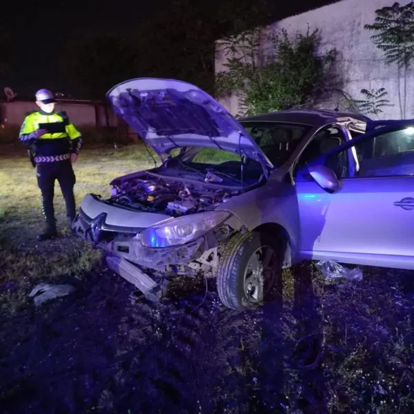 Manisa'da Feci Kaza! Otomobil Bariyerlere Çarparak Devrildi!