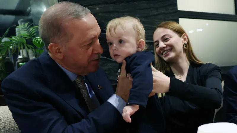Cumhurbaşkanı Erdoğan Ankara'da vatandaşlarla samimi sohbet gerçekleştirdi