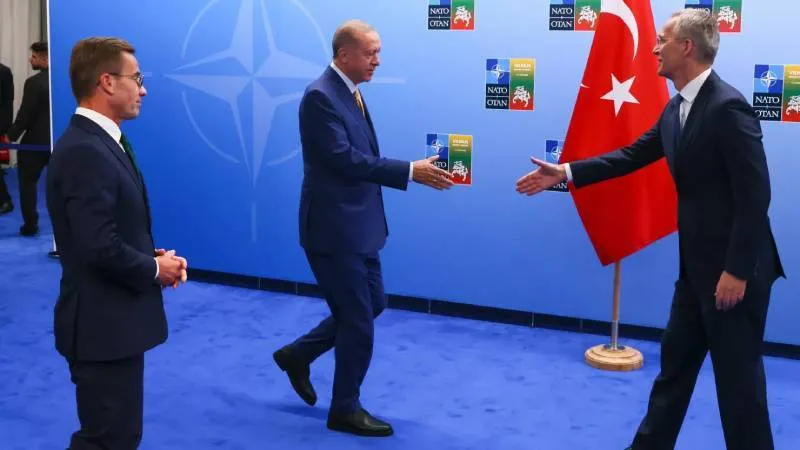 Türk Ordusu Avrupa'ya mı Katılıyor? FT'den Şok İddia!