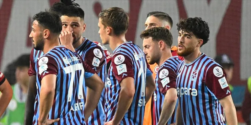 Trabzonspor'a Şok! Galatasaray Maçı Öncesi Kötü Haberler Peş Peşe