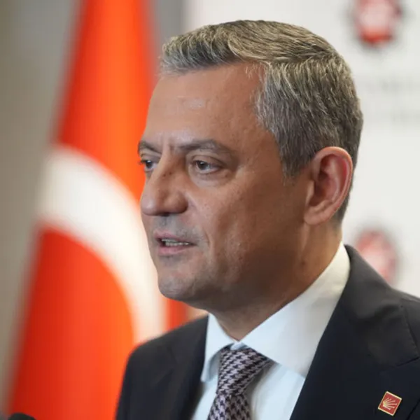 Özgür Özel'den Sert Cevap: O Seviyeye İnmeyeceğim!