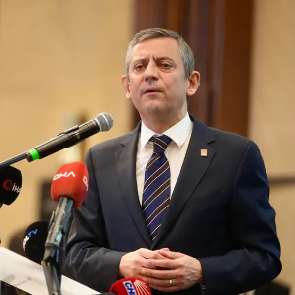 Özgür Özel'den Erdoğan'a Yönelik Hakaretlere Sert Tepki: Anneme Edilmiş Sayıyorum