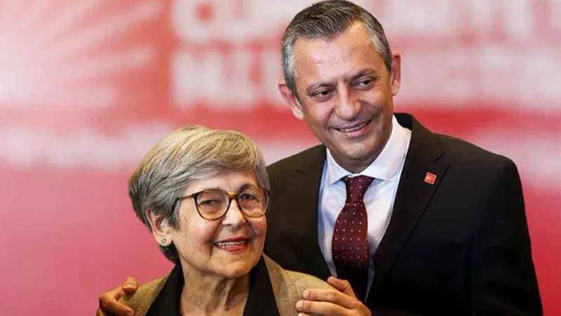 Özgür Özel'den Anneler Günü Mesajı: Kaderi Değiştiren Anneler!