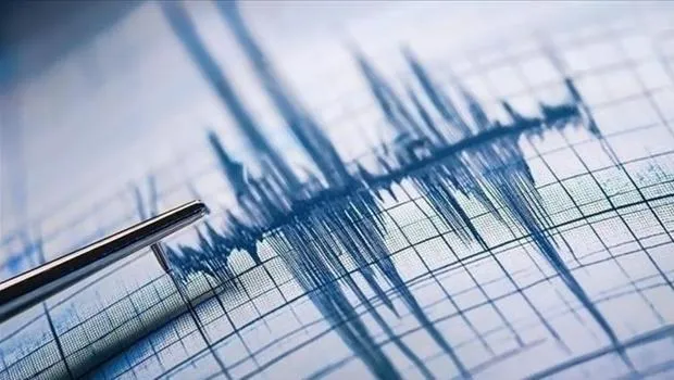 Ege'de Korkutan Deprem! Az Önce Ne Oldu?