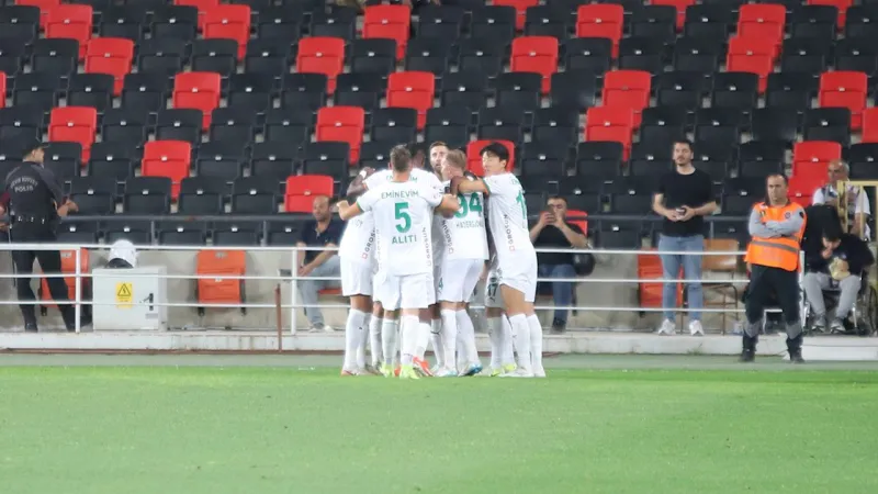 Sporar'dan Alanya'ya Süper Lig'de Kalma 'Hayat Öpücüğü'!