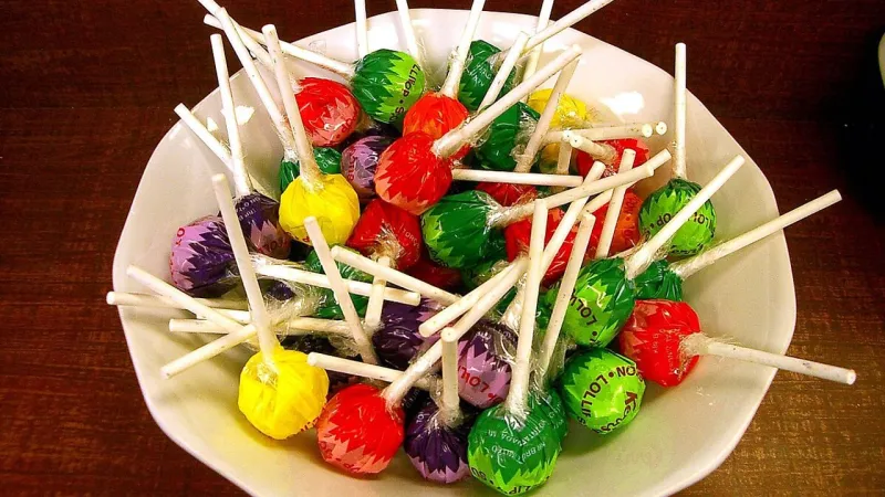 8 Yaşındaki Çocuktan Şok Sipariş! 70 Bin Lolipop Kabusu