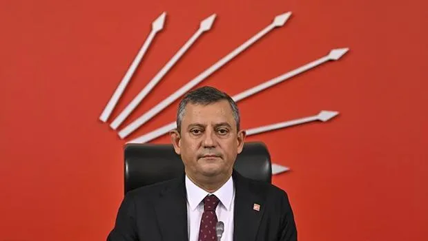 Özgür Özel'den Sürpriz Hamle! Eski Cumhurbaşkanı ve CHP Liderleriyle Görüştü!