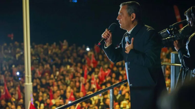 Özgür Özel Bursa'yı Salladı! Mitingde Neler Yaşandı?