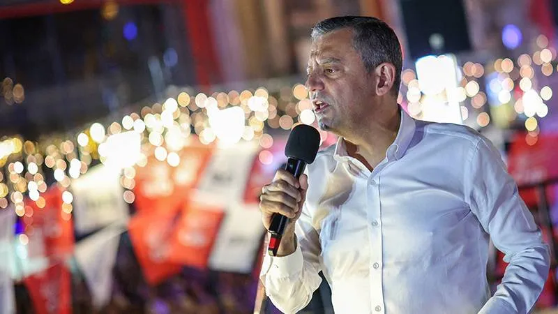 Özgür Özel'den Bayram Eleştirisi: Ne Yoksula Ne Adalete Bayram!