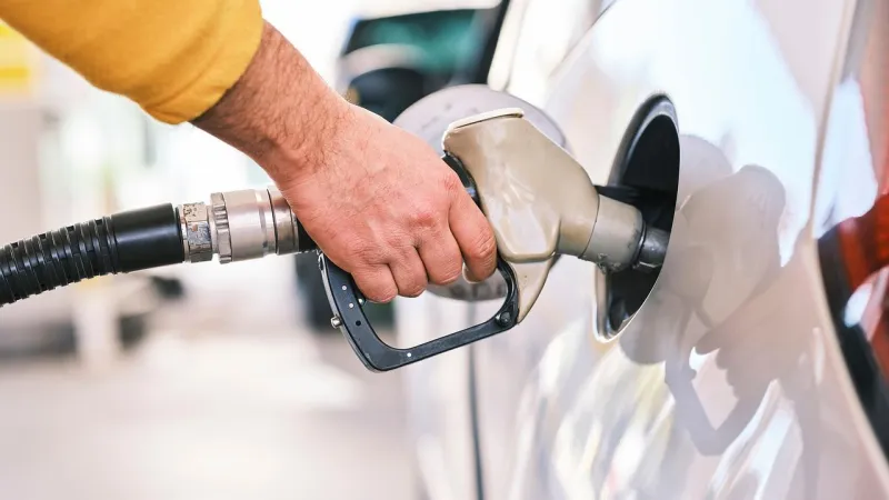 Akaryakıta Zam Şoku! Benzin ve Motorin Fiyatları Uçacak Mı?