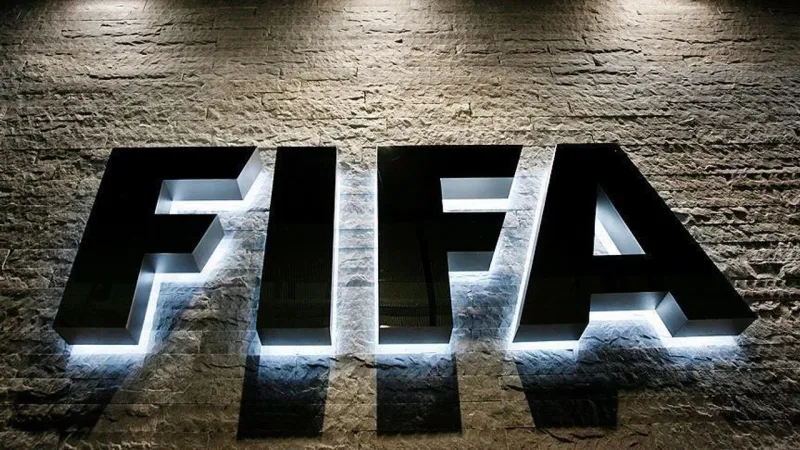 Süper Lig ekibine 3 dönem transfer yasağı