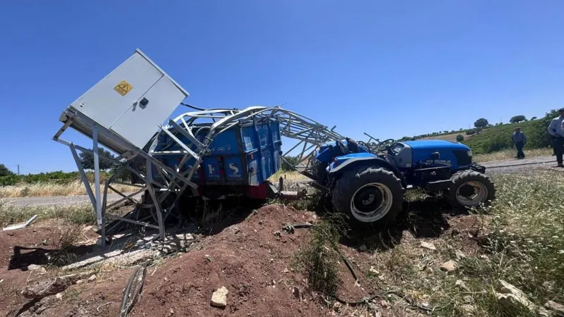 Adıyaman'da Traktör Kazası! Trafoya Çarptı, Köy Karanlığa Gömüldü!