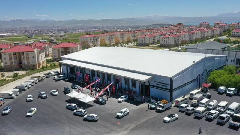 Van'da Kayyım Pazarı İki Kere Açtı! Neler Oluyor?