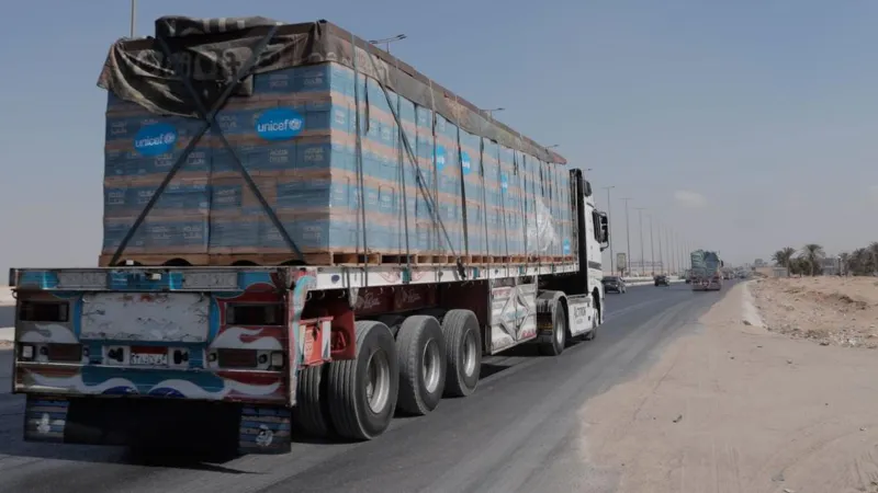Yardım TIR'ları 81 gün sonra Gazze'ye girdi