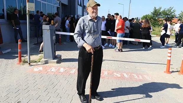 81 Yaşındaki Şevki Dede YKS'de! Rekor Deneme mi?