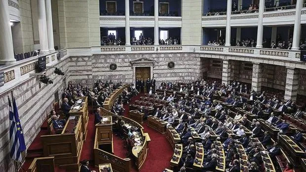 Yunanistan'da Şok! 3 Aşırı Sağcı Vekilin Görevine Son!